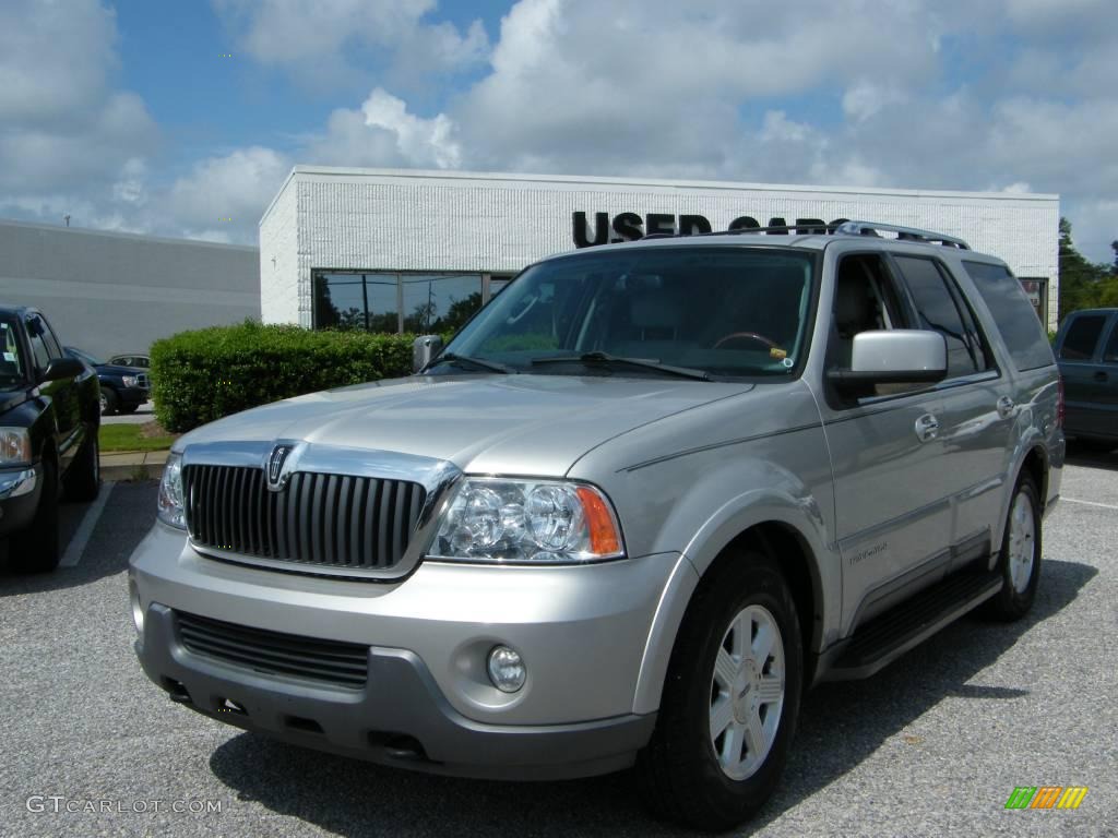 Silver Birch Metallic Lincoln Navigator