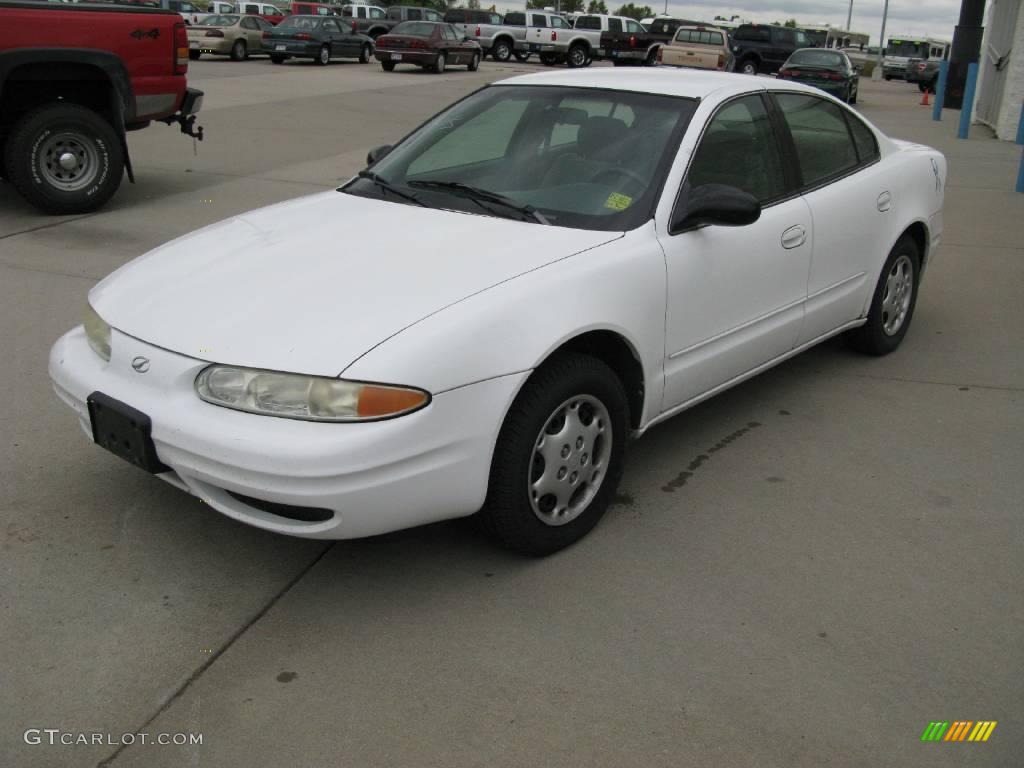 1999 Alero GX Sedan - Arctic White / Pewter Gray photo #3