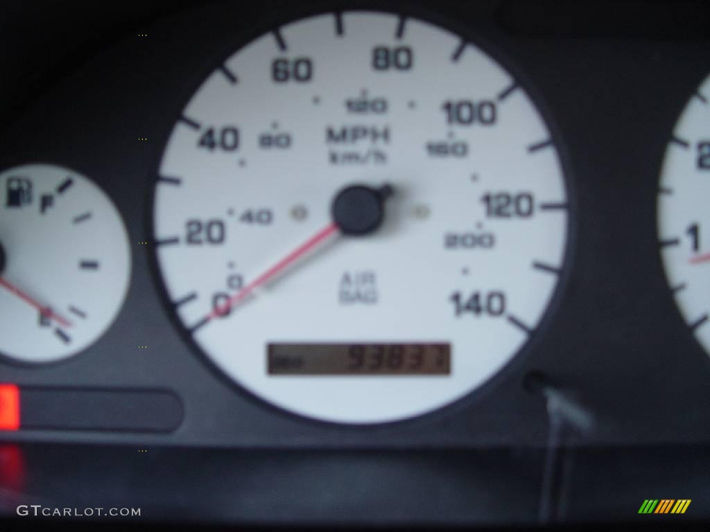 1999 Maxima SE - Icelandic Pearl / Charcoal Black photo #15