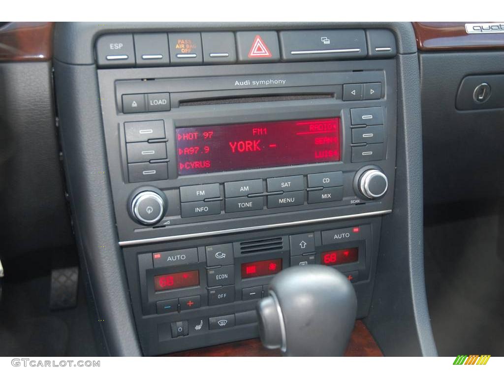 2007 A4 2.0T quattro Sedan - Brilliant Black / Ebony photo #17