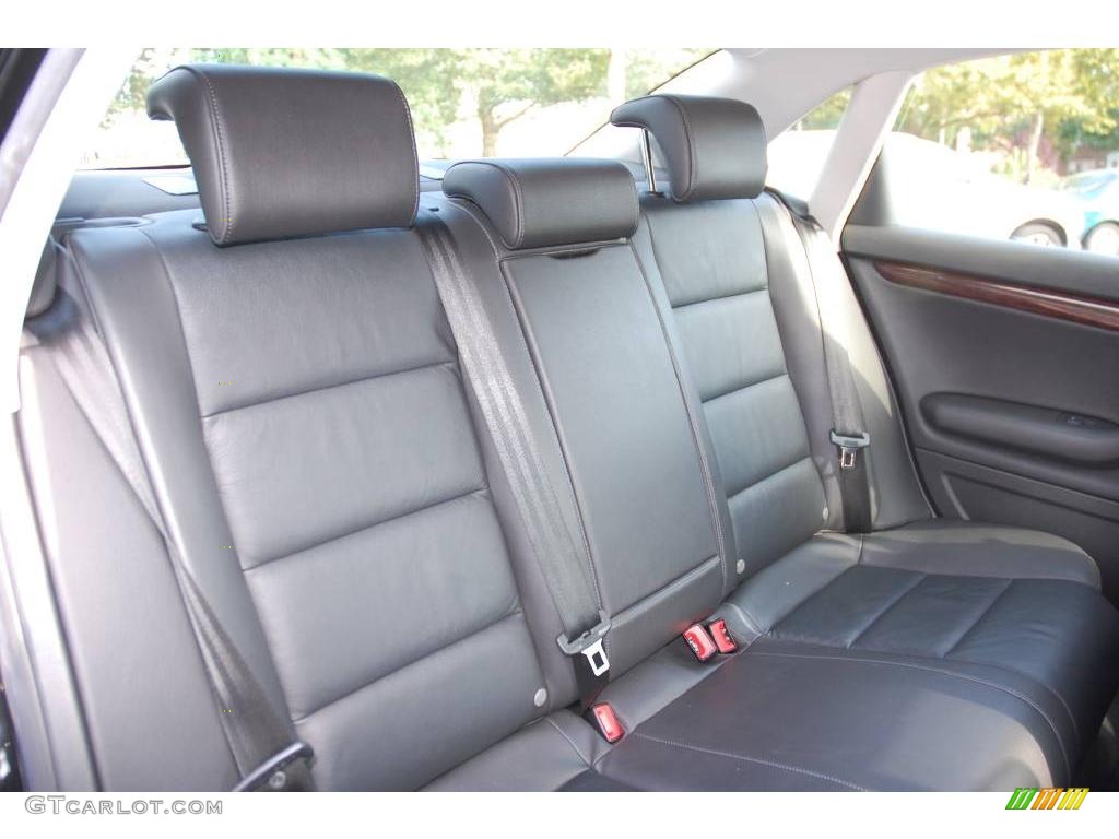 2007 A4 2.0T quattro Sedan - Brilliant Black / Ebony photo #22