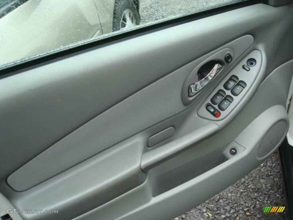 2005 Malibu LS V6 Sedan - White / Gray photo #11