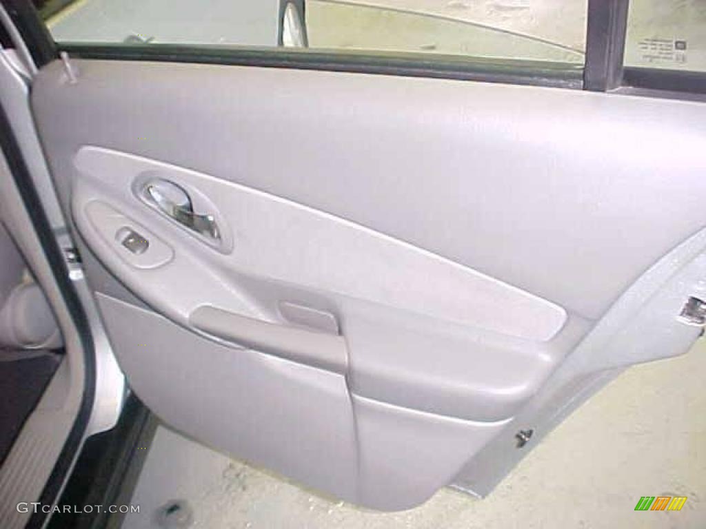 2005 Malibu LS V6 Sedan - Galaxy Silver Metallic / Gray photo #8