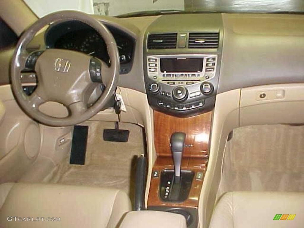 2006 Accord EX-L V6 Sedan - Taffeta White / Ivory photo #11