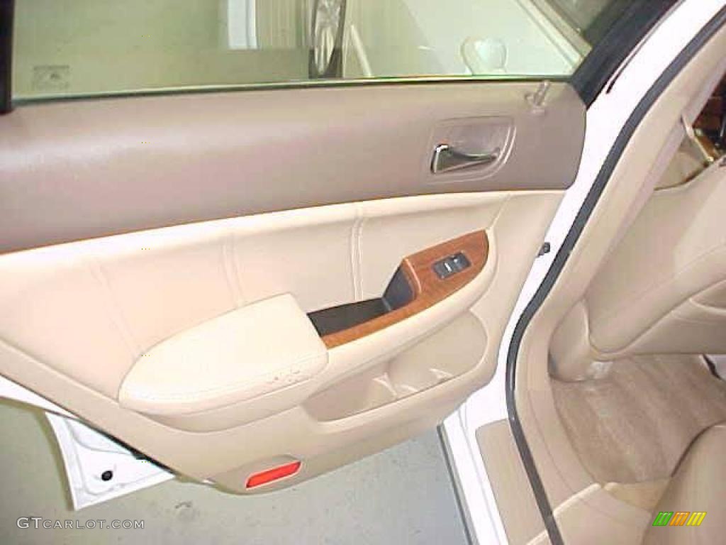 2006 Accord EX-L V6 Sedan - Taffeta White / Ivory photo #16