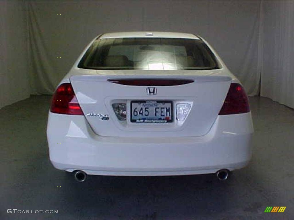 2006 Accord EX-L V6 Sedan - Taffeta White / Ivory photo #24