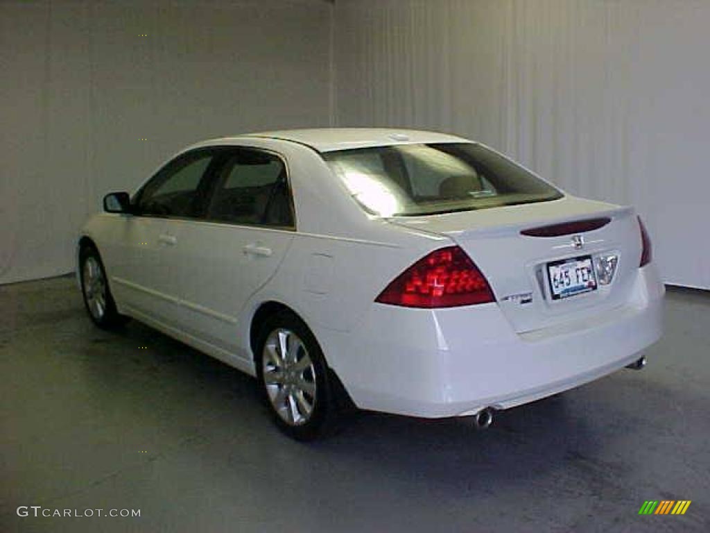 2006 Accord EX-L V6 Sedan - Taffeta White / Ivory photo #26