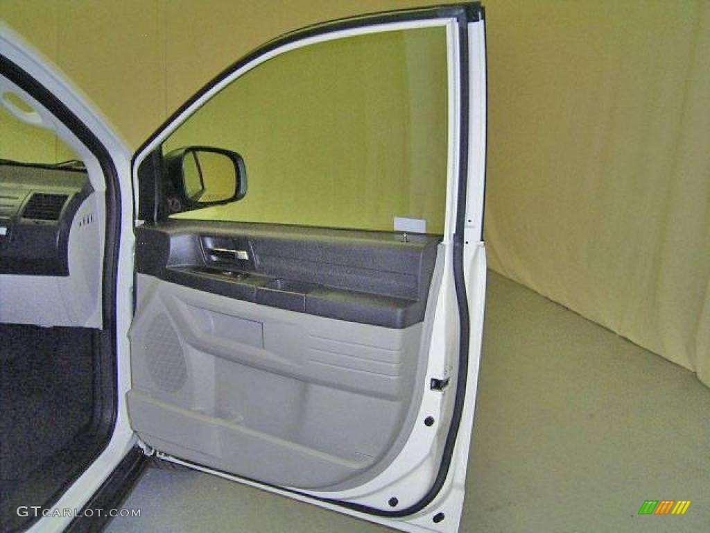 2008 Grand Caravan SE - Stone White / Dark Slate/Light Shale photo #24