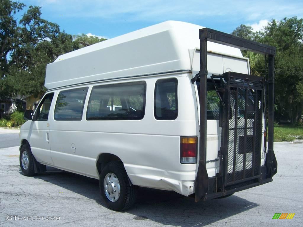 1993 E Series Van E350 Club Wagon 15 Passenger - White / Gray photo #9