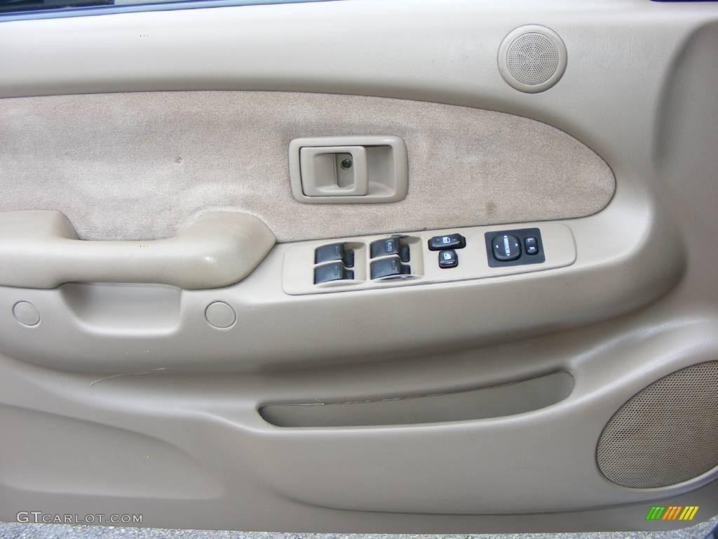 2002 Tacoma V6 PreRunner Double Cab - Super White / Charcoal photo #14