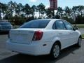 2006 Absolute White Suzuki Forenza Sedan  photo #5