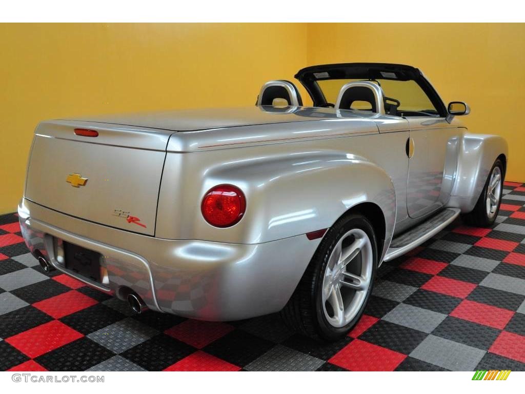 2004 SSR  - Ricochet Silver Metallic / Ebony photo #8