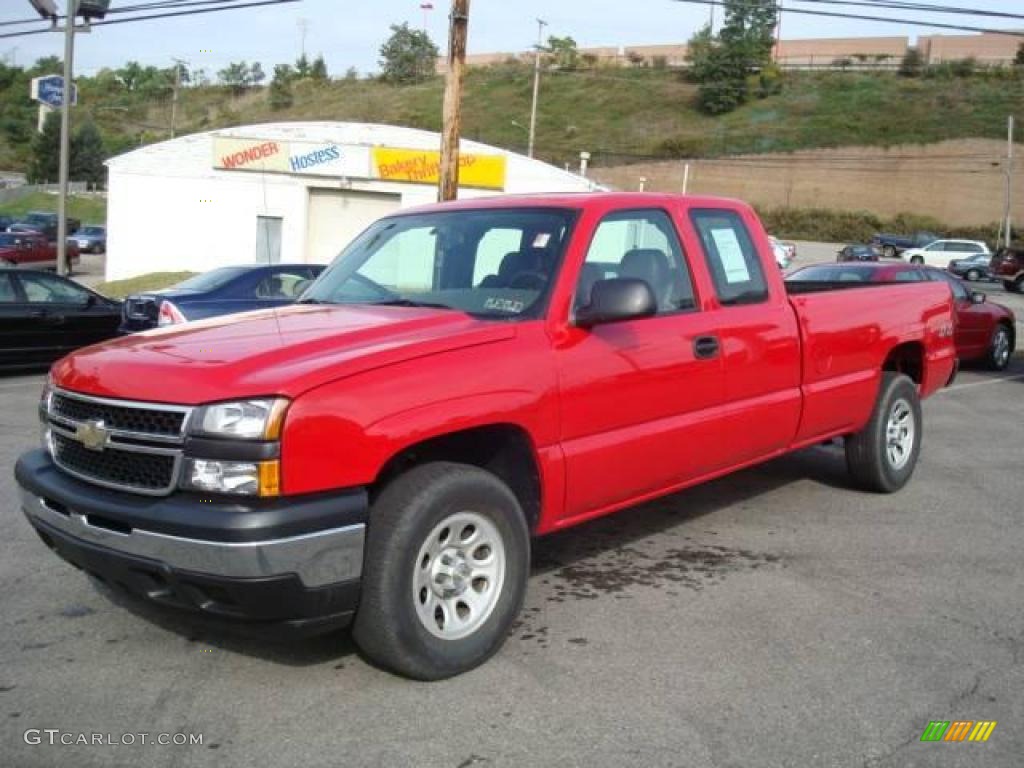 2007 Silverado 1500 Classic Work Truck Extended Cab 4x4 - Victory Red / Dark Charcoal photo #7