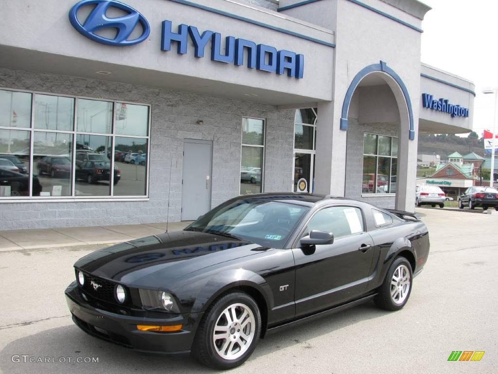 2005 Mustang GT Premium Coupe - Black / Dark Charcoal photo #1