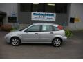 2002 CD Silver Metallic Ford Focus ZX5 Hatchback  photo #2