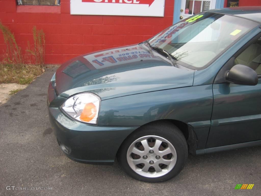 2003 Rio Sedan - Willow Green / Beige photo #8