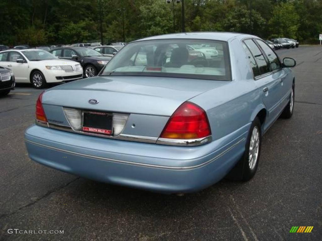 2003 Crown Victoria LX - Light Ice Blue Metallic / Light Flint photo #4