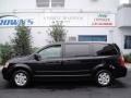 2008 Brilliant Black Crystal Pearl Dodge Grand Caravan SE  photo #3