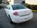 2007 Cream White Saturn Aura XE  photo #2