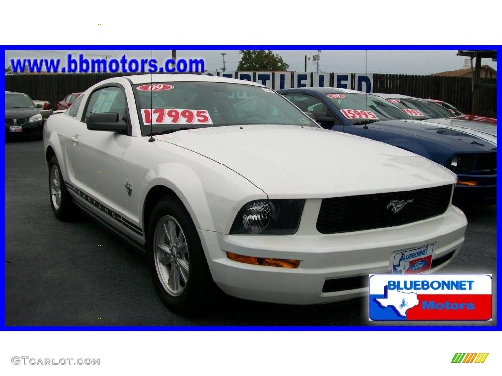 2009 Mustang V6 Coupe - Performance White / Dark Charcoal photo #4