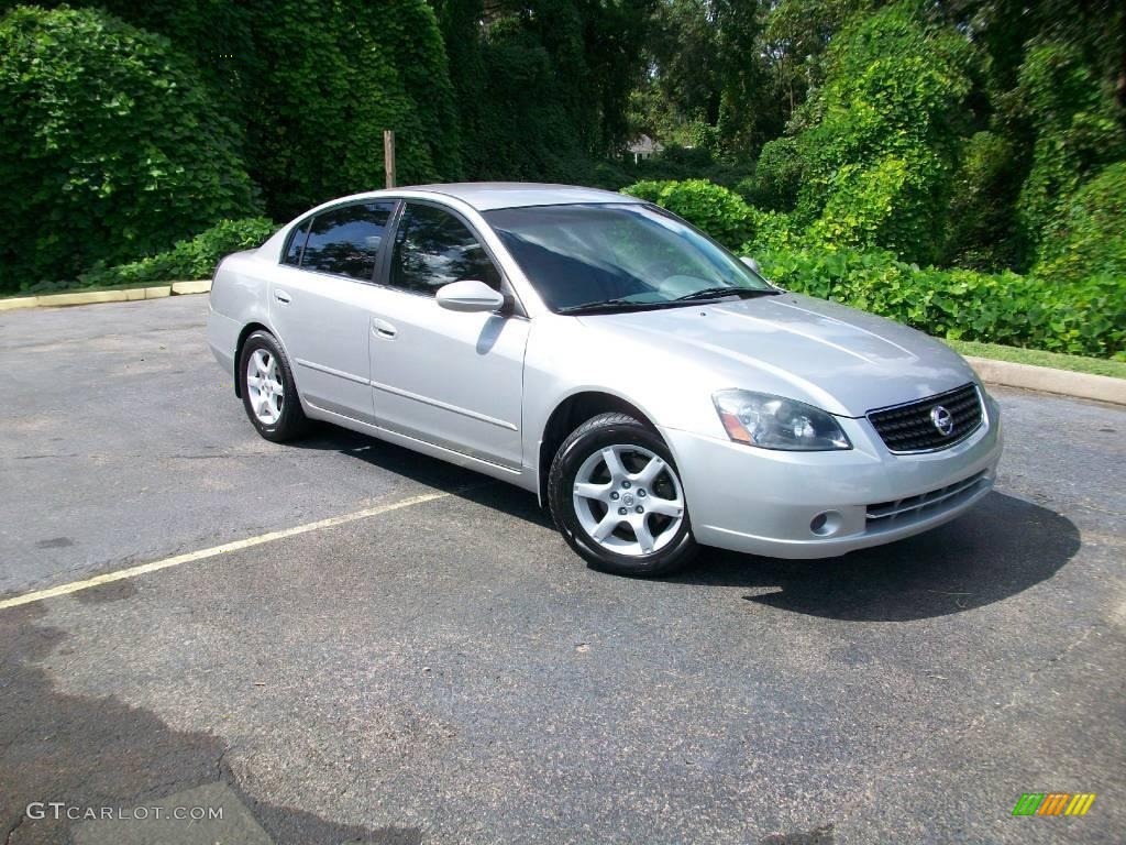 2005 Nissan altima 2.5 s silver