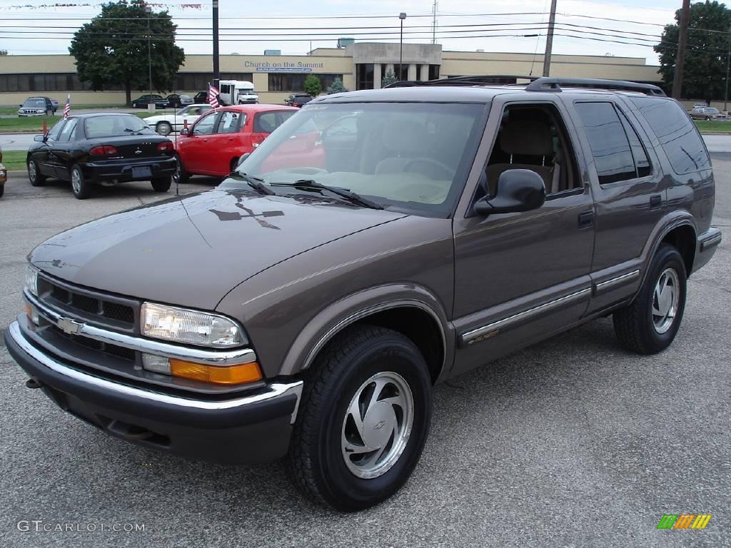 1998 Blazer LS 4x4 - Medium Beige Mystique Metallic / Beige photo #1