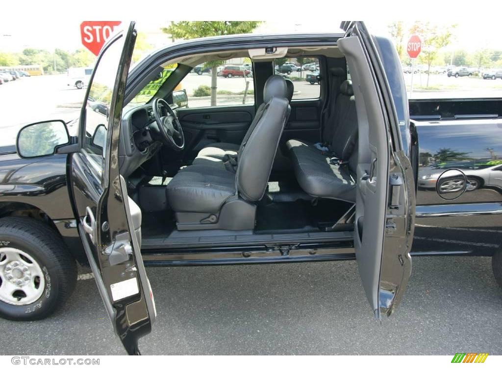 2004 Silverado 1500 LS Extended Cab 4x4 - Black / Dark Charcoal photo #15