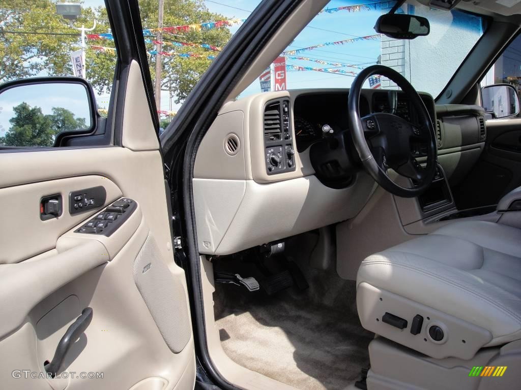2006 Suburban Z71 1500 4x4 - Black / Tan/Neutral photo #10