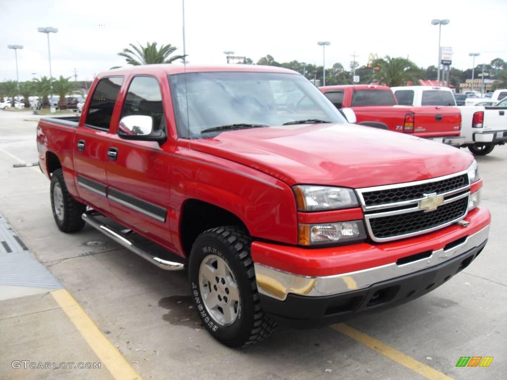 2006 Silverado 1500 LS Crew Cab 4x4 - Victory Red / Dark Charcoal photo #5