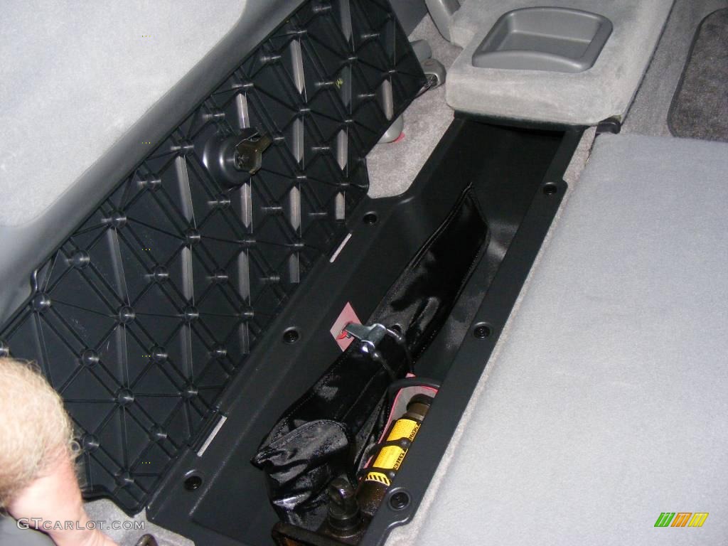 2006 Tacoma V6 TRD Sport Access Cab 4x4 - Radiant Red / Graphite Gray photo #18