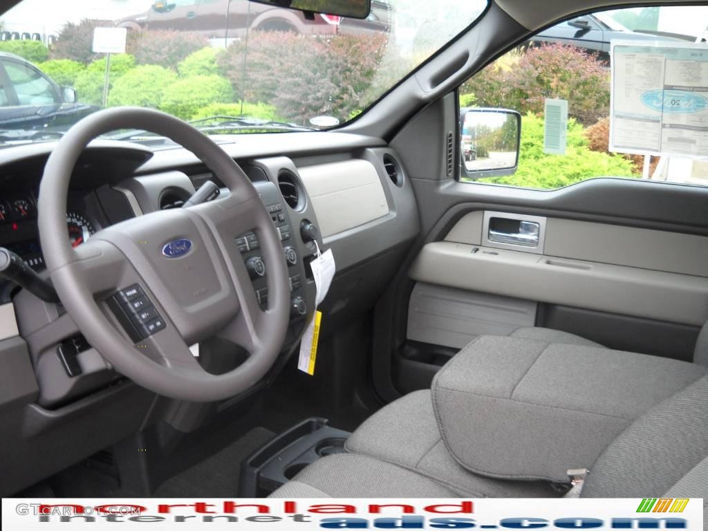 2010 F150 STX Regular Cab 4x4 - Ingot Silver Metallic / Medium Stone photo #13