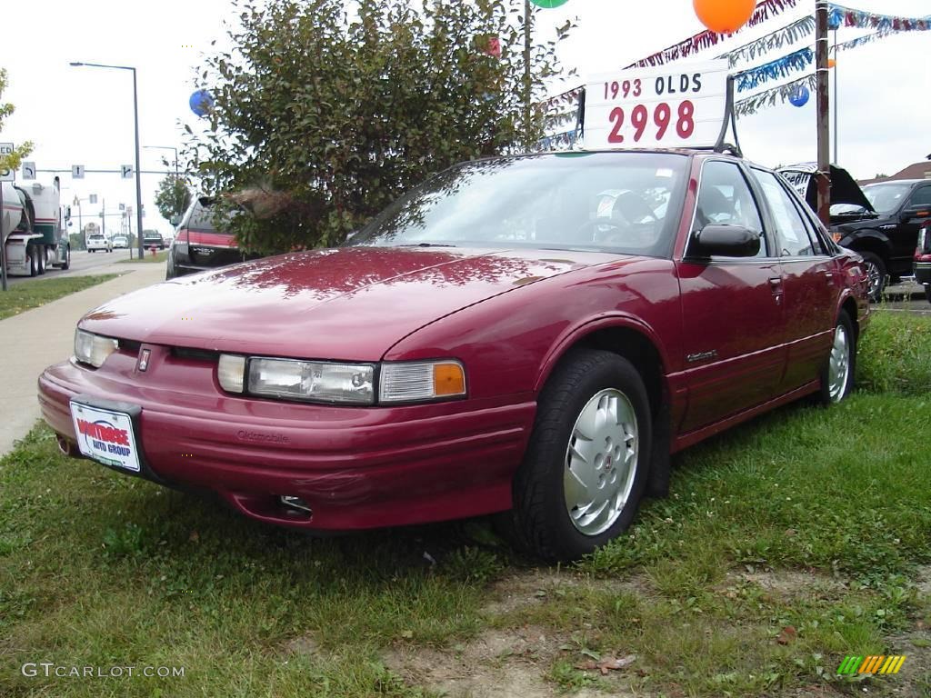 1993 Medium Red Metallic Oldsmobile Cutlass Supreme Sedan