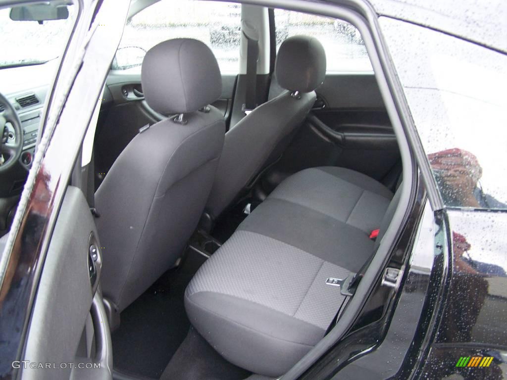 2007 Focus ZX5 SES Hatchback - Pitch Black / Charcoal photo #6