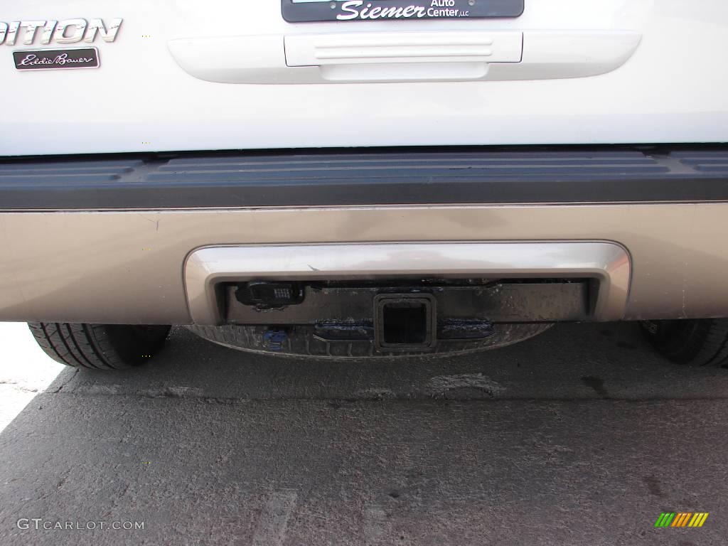 2003 Expedition Eddie Bauer 4x4 - Oxford White / Medium Parchment photo #12