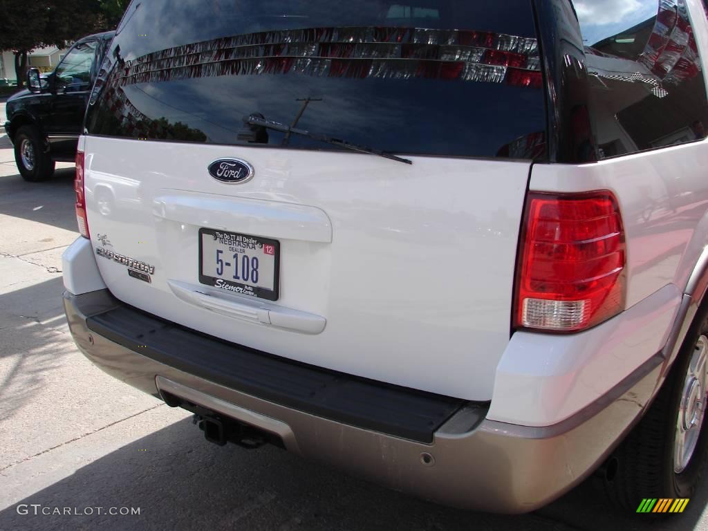2003 Expedition Eddie Bauer 4x4 - Oxford White / Medium Parchment photo #22