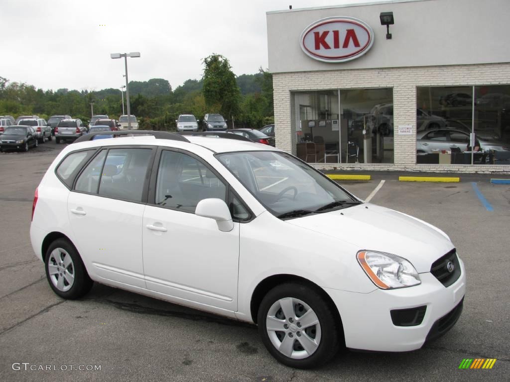 Clear White Kia Rondo