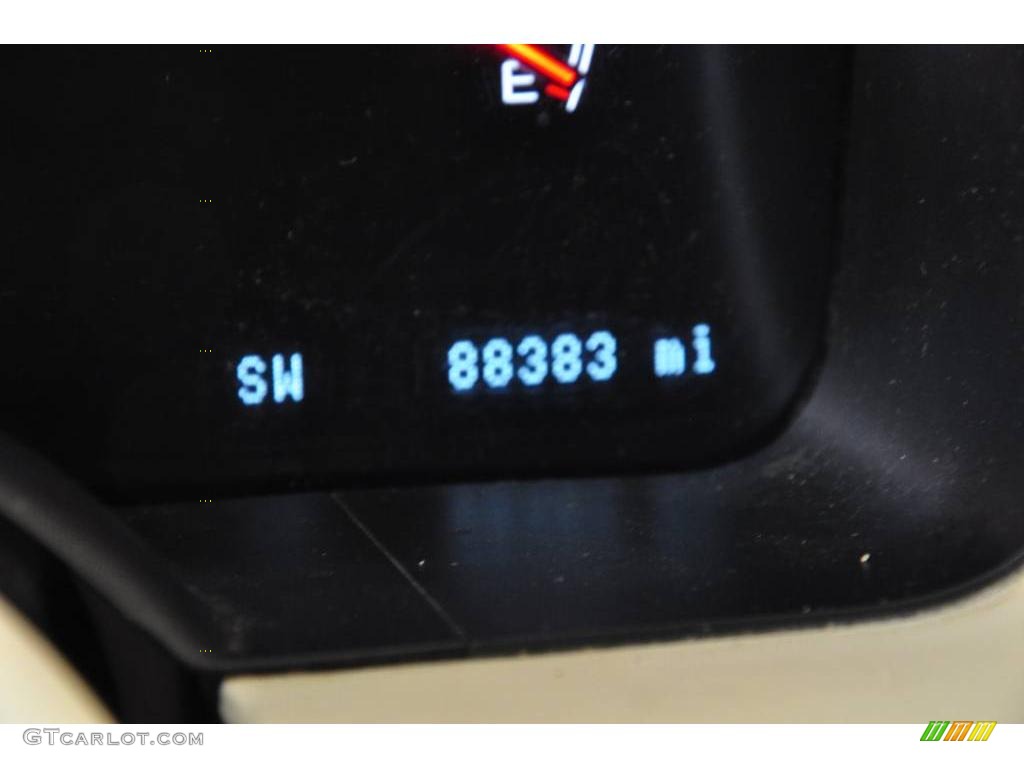 2004 Aviator Luxury AWD - Vivid Red Metallic / Light Parchment photo #10