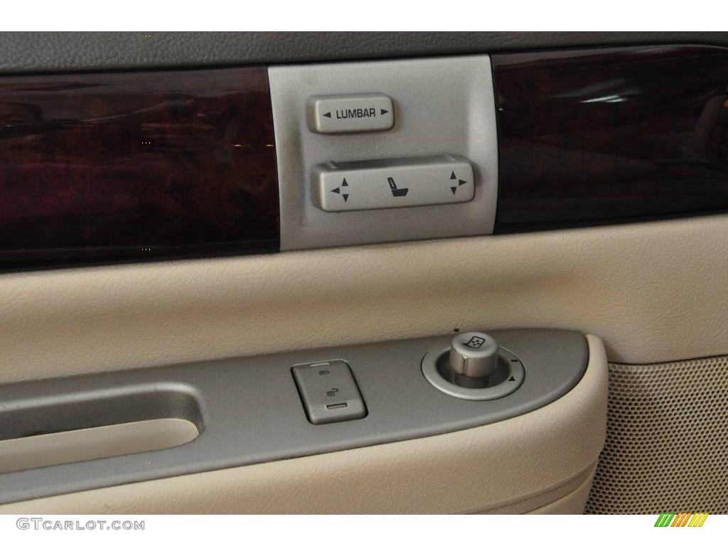 2004 Aviator Luxury AWD - Vivid Red Metallic / Light Parchment photo #13