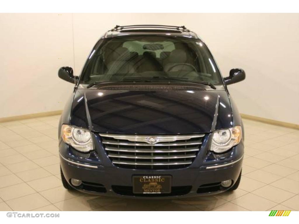 2005 Town & Country Touring - Midnight Blue Pearl / Medium Slate Gray photo #2