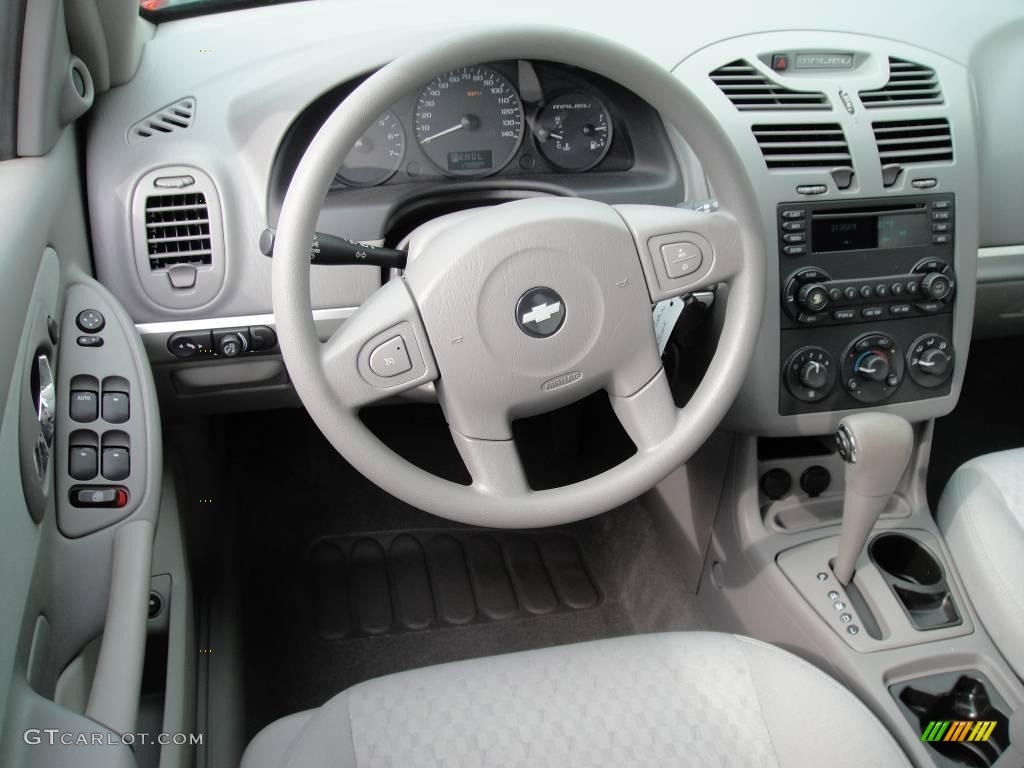 2005 Malibu Sedan - Dark Blue Metallic / Gray photo #11