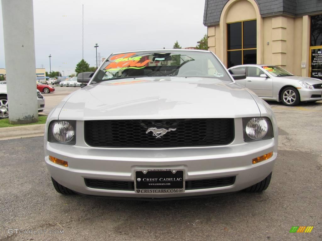 2007 Mustang V6 Deluxe Convertible - Satin Silver Metallic / Dark Charcoal photo #2