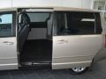 2009 Light Sandstone Metallic Dodge Grand Caravan SE  photo #24