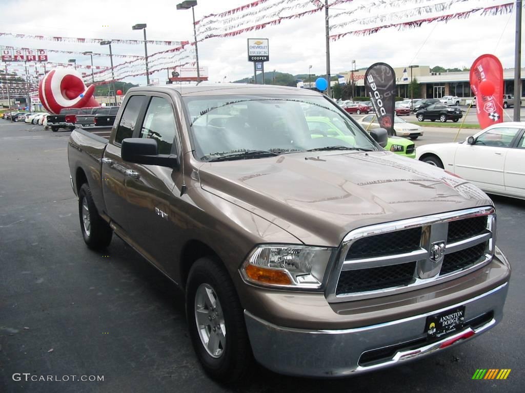 2009 Ram 1500 SLT Quad Cab - Austin Tan Pearl / Light Pebble Beige/Bark Brown photo #4