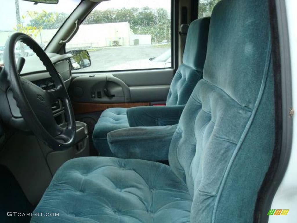 1996 Astro LS Passenger Van - Ghost White / Blue photo #7