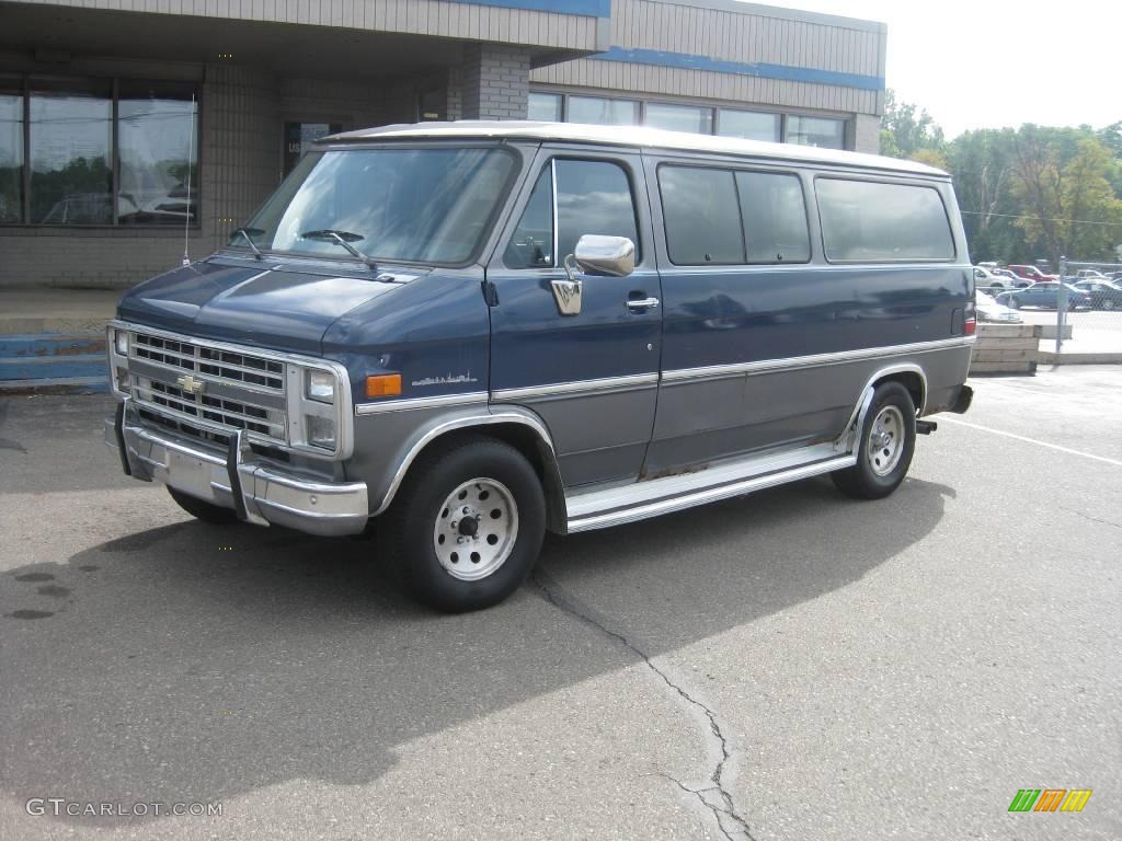 1989 Chevy Van G20 Sportvan - Dark Blue Metallic / Blue photo #2