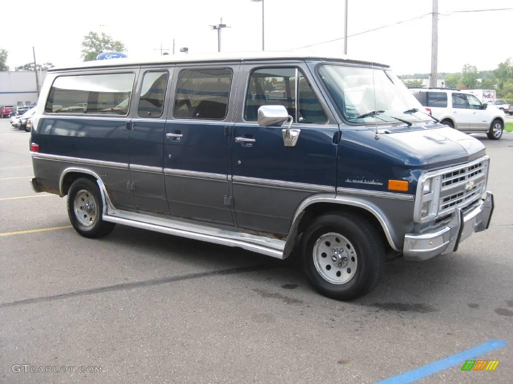 1989 Chevy Van G20 Sportvan - Dark Blue Metallic / Blue photo #5