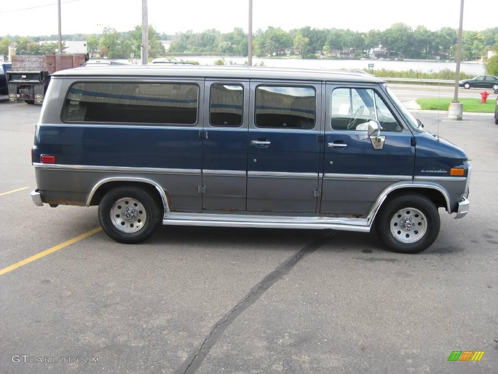 1989 Chevy Van G20 Sportvan - Dark Blue Metallic / Blue photo #6
