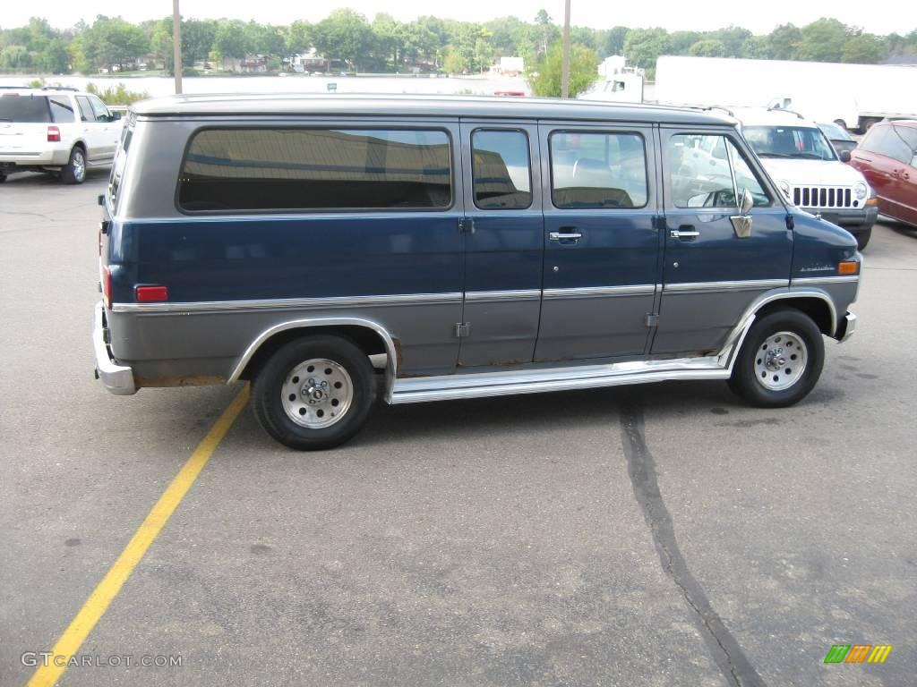 1989 Chevy Van G20 Sportvan - Dark Blue Metallic / Blue photo #7