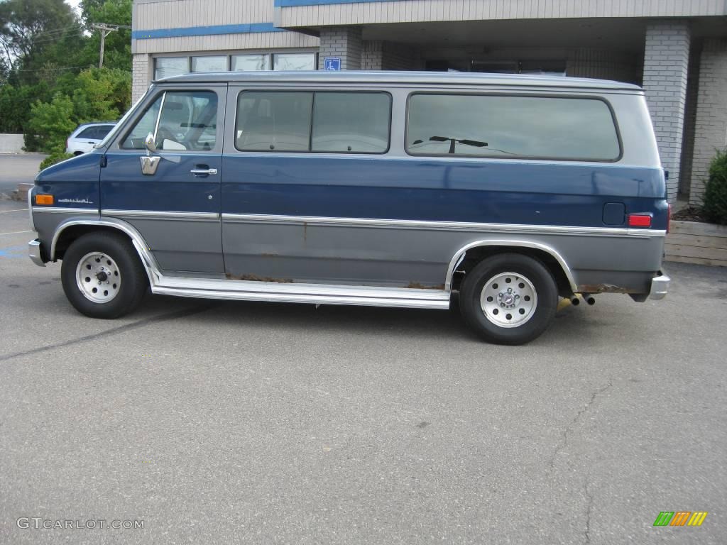 1989 Chevy Van G20 Sportvan - Dark Blue Metallic / Blue photo #13