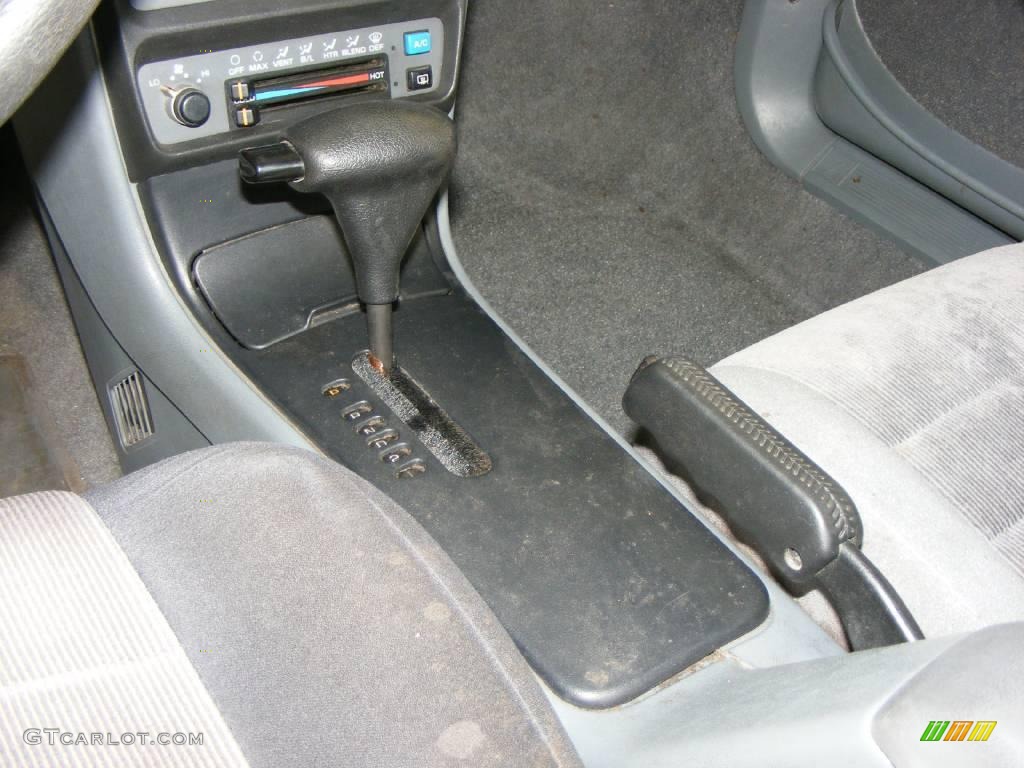 1991 Cavalier Coupe - Torch Red / Gray photo #18